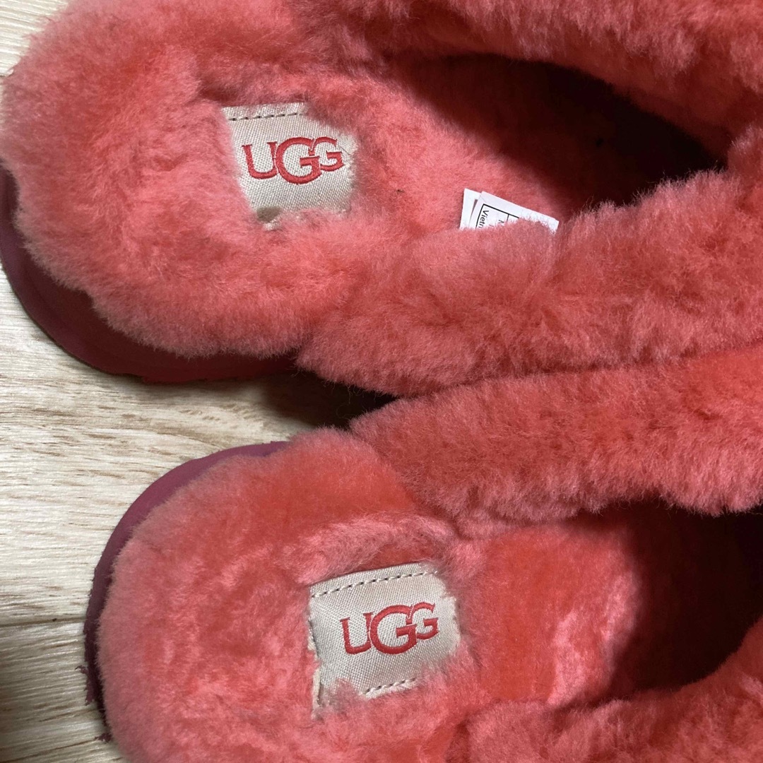 UGG(アグ)のUGG 厚底スリッパ　数回使用　 レディースの靴/シューズ(スリッポン/モカシン)の商品写真