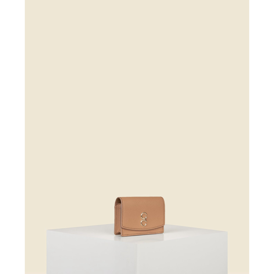 直営 カフネ cafune DOUBLE-C CARDHOLDER - CAMEL | artfive.co.jp