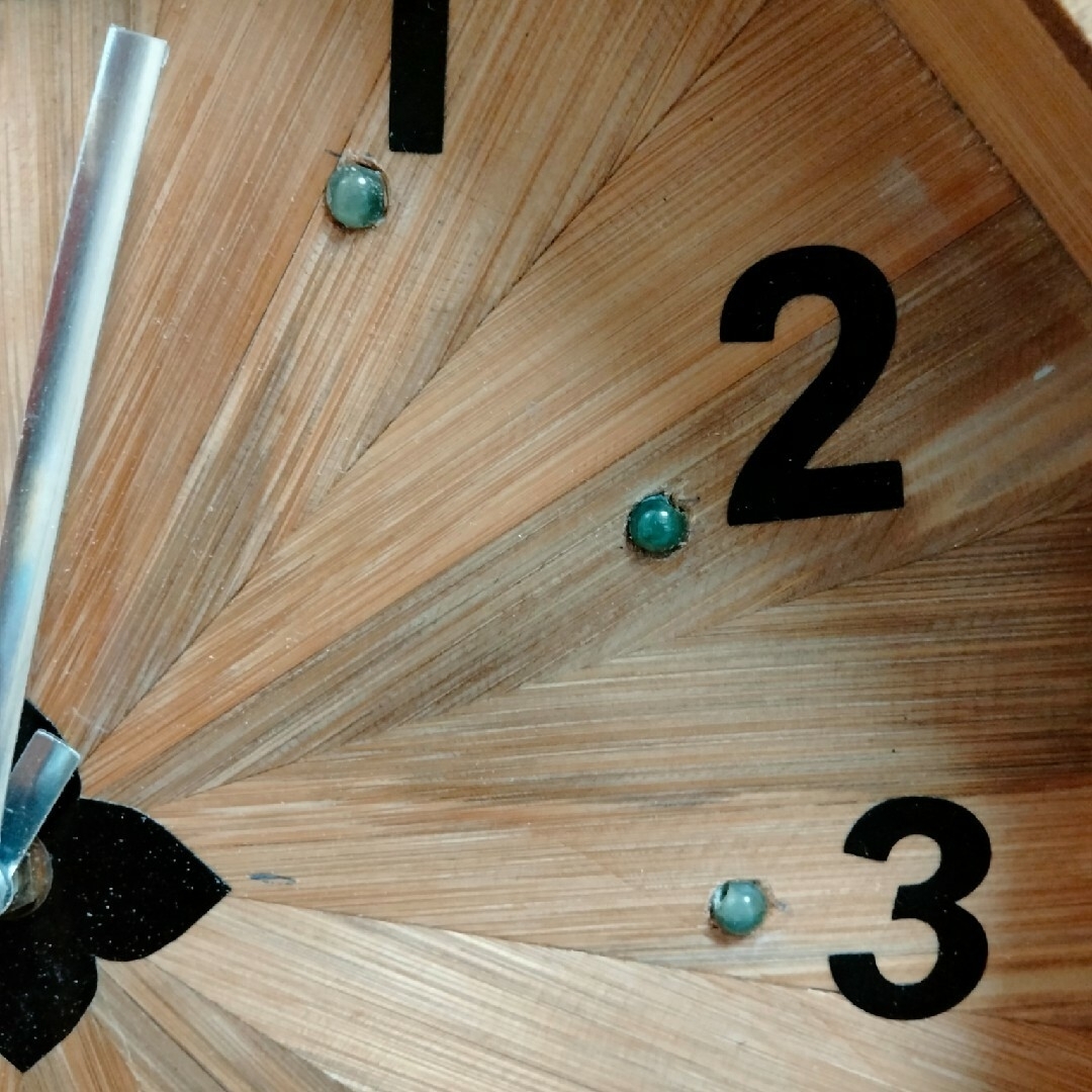 竹と翡翠(ひすい)の壁掛け時計 インテリア/住まい/日用品のインテリア小物(掛時計/柱時計)の商品写真