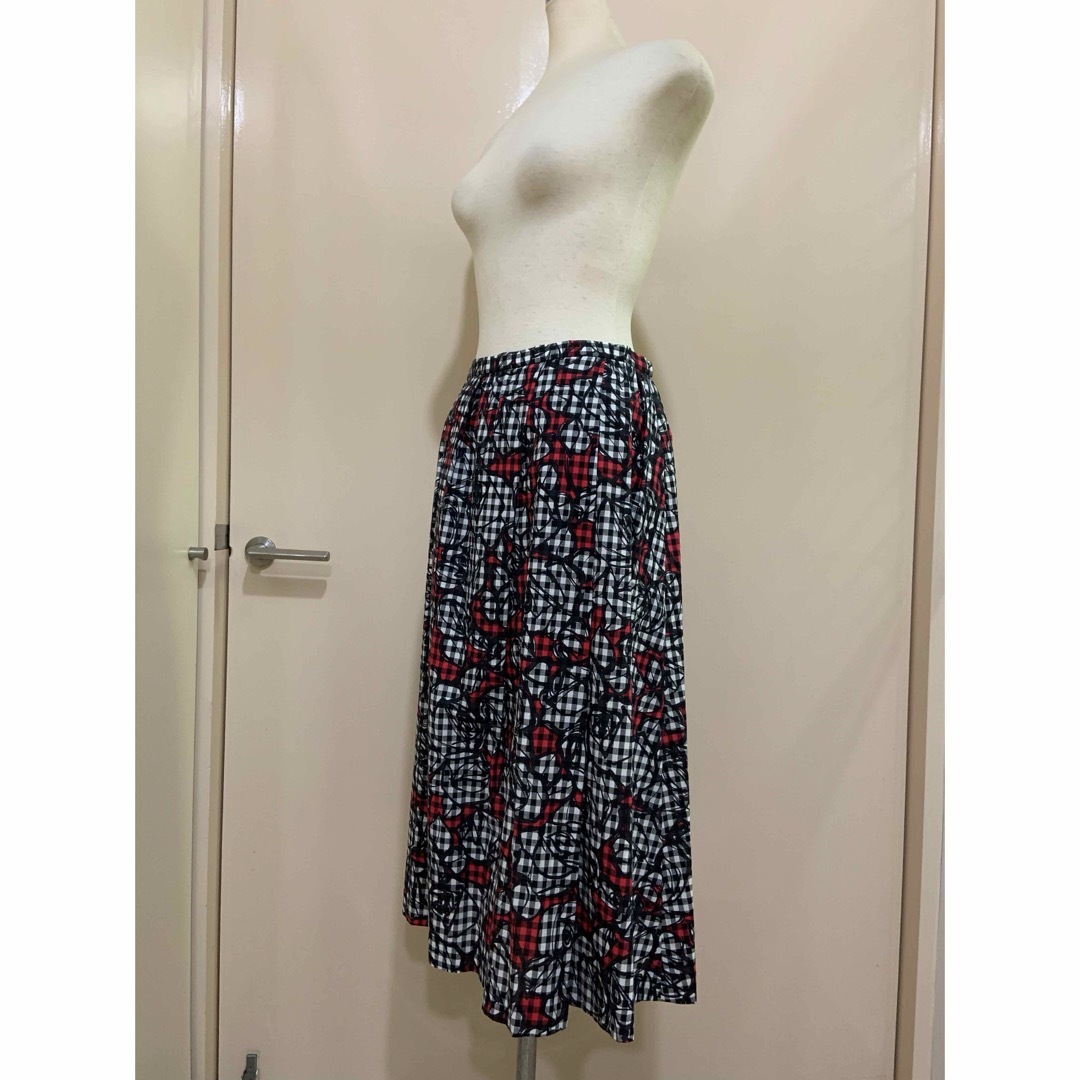 HANAE MORI(ハナエモリ)の新品11号　ハナエモリ（HANAE MORI）税込5万3900円お花柄スカート レディースのワンピース(ロングワンピース/マキシワンピース)の商品写真