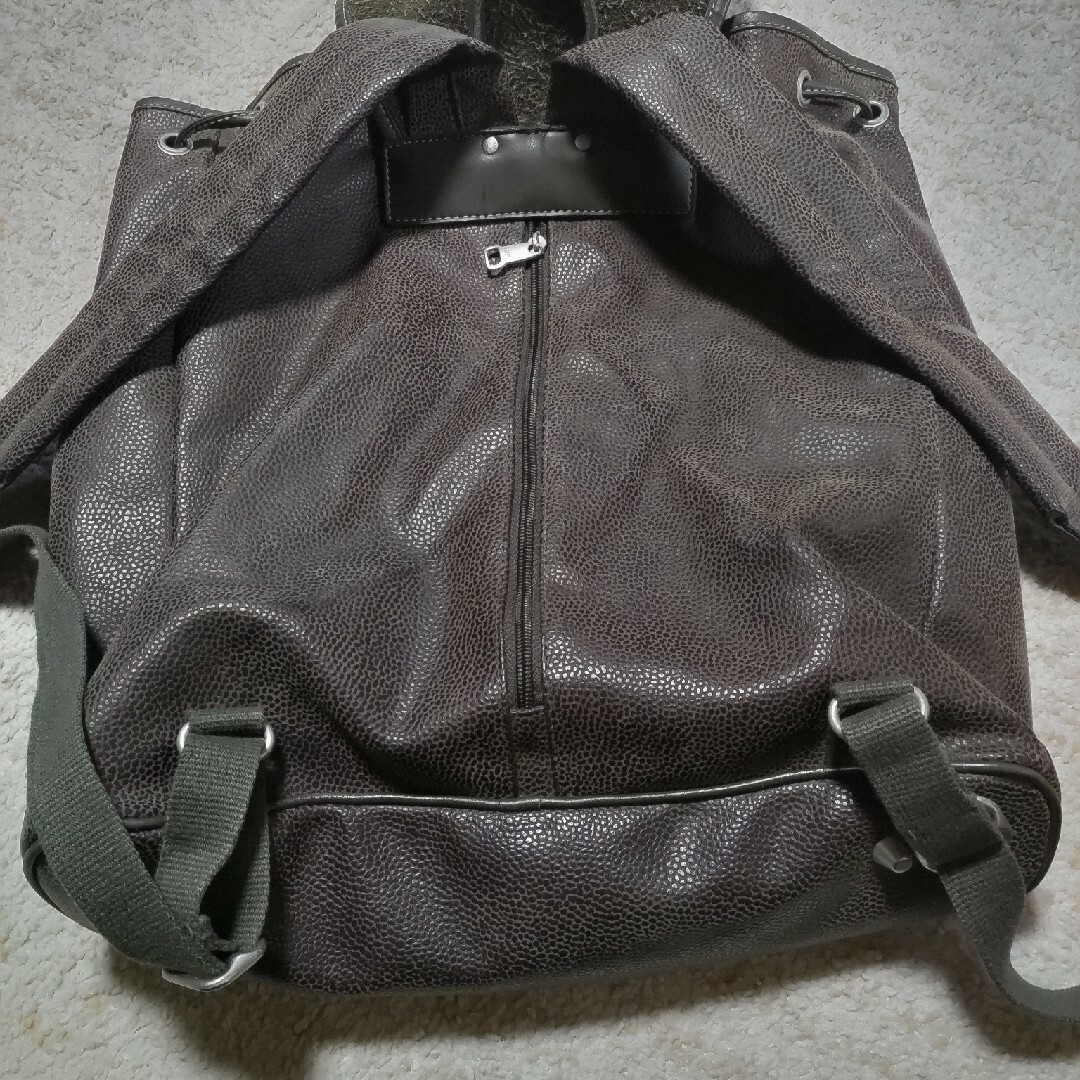 SPRIT　レトロ風な革製リュック レディースのバッグ(リュック/バックパック)の商品写真