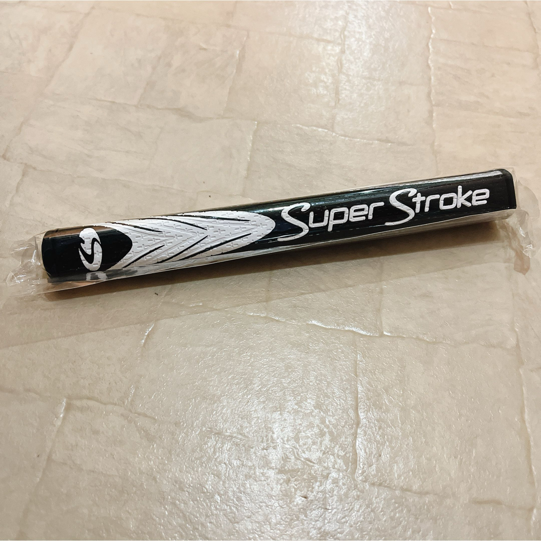 SuperStroke(スーパーストローク)のスーパーストローク ミッドスリム　2.0 黒 白　ゴルフ　パターグリップ   スポーツ/アウトドアのゴルフ(その他)の商品写真