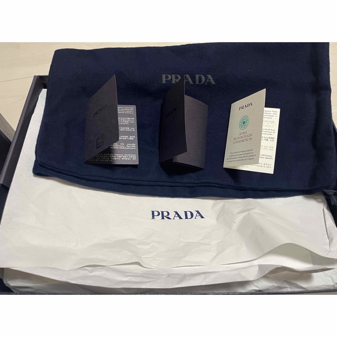 PRADA(プラダ)のプラダ  22aw  ブラッシュドレザーダービーシューズ　ラバーソール メンズの靴/シューズ(ドレス/ビジネス)の商品写真