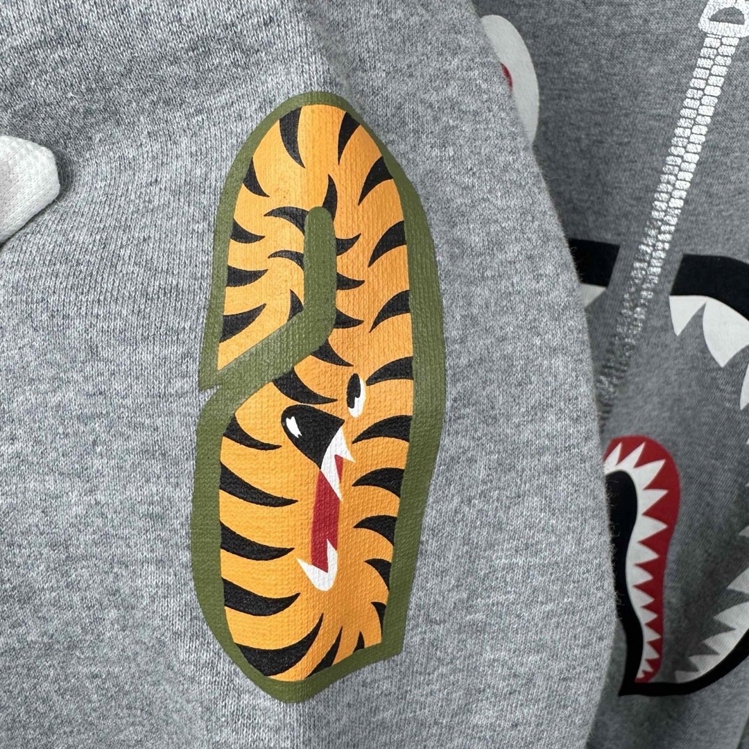 A BATHING APE シャーク トレーナー スウェット XL A BATHING APE シャーク トレーナー スウェット XL