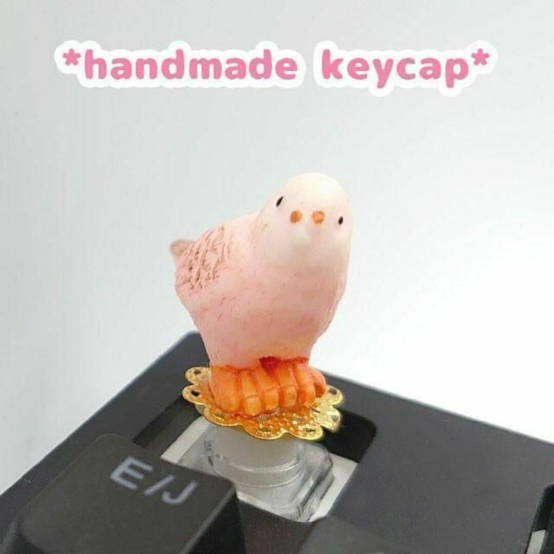 自作キーキャップ 桜色のインコ キートップ ゴールド　小鳥　ピンク　keycap スマホ/家電/カメラのPC/タブレット(PC周辺機器)の商品写真