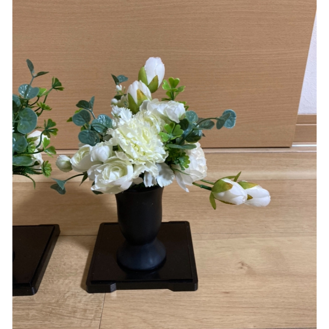 仏花　一対　ホワイト　インテリア　キズを付けない花付き ハンドメイドのフラワー/ガーデン(プリザーブドフラワー)の商品写真