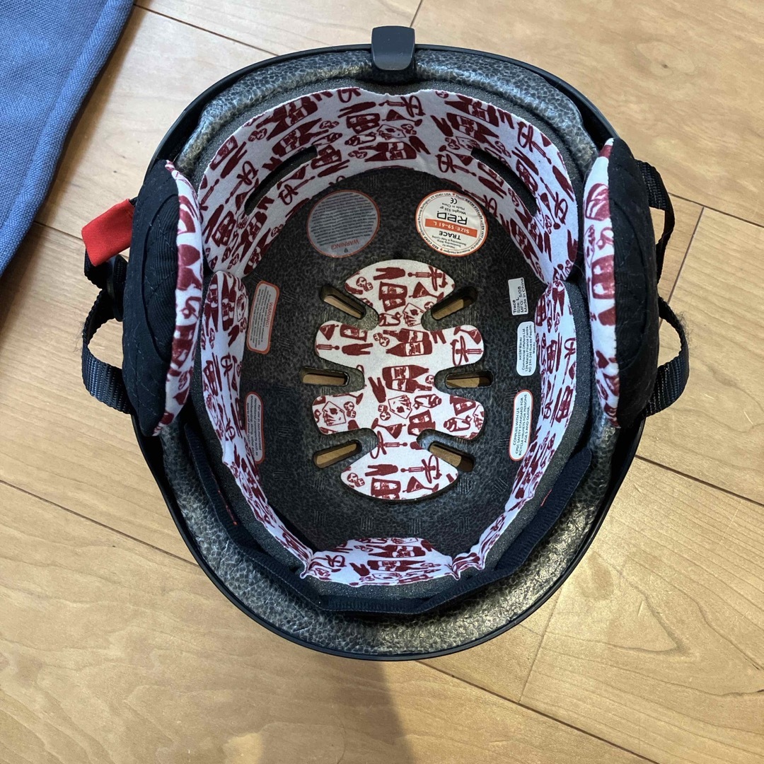 BURTON(バートン)のスノーボード　スキー　ヘルメット　RED スポーツ/アウトドアのスノーボード(ウエア/装備)の商品写真