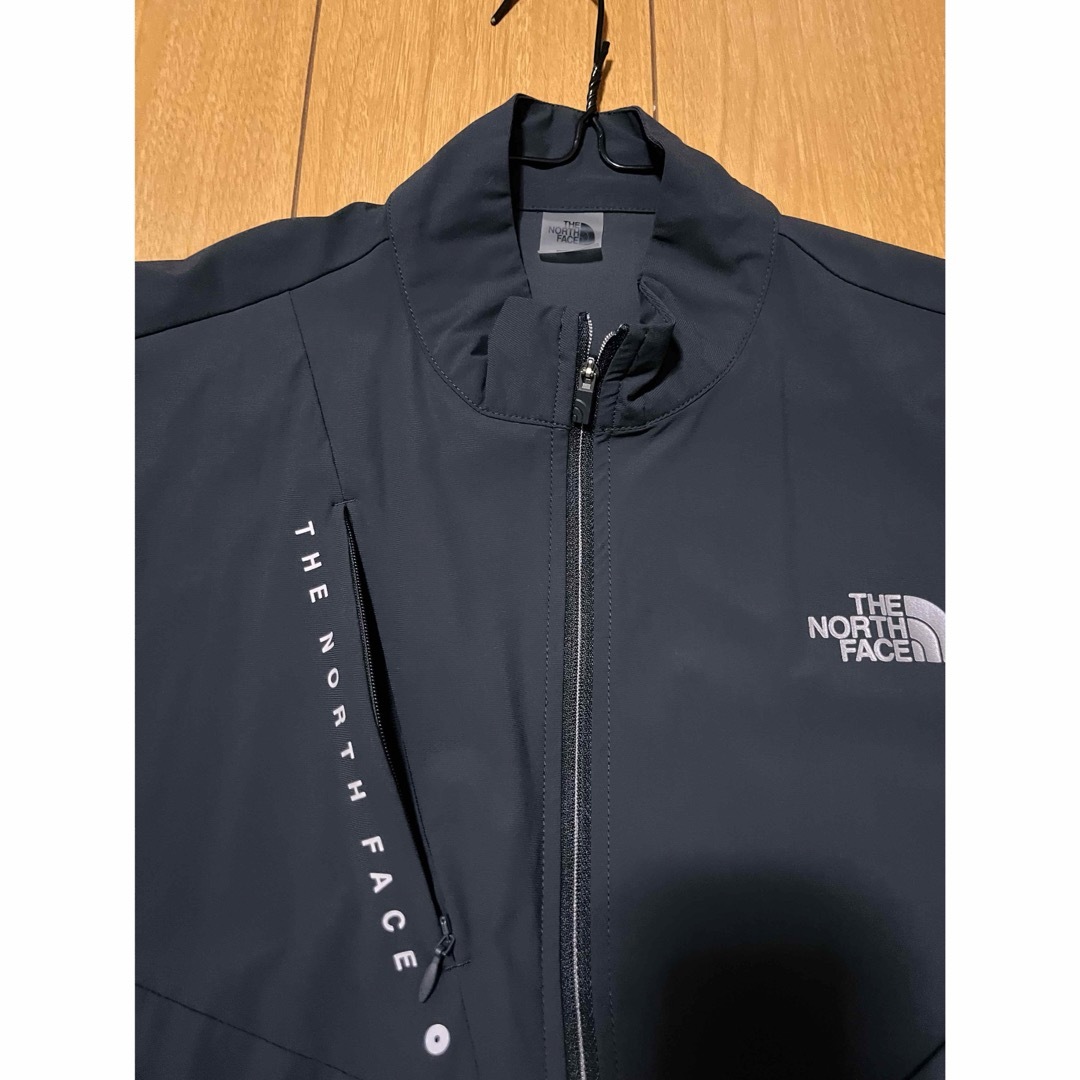 THE NORTH FACE(ザノースフェイス)のノースフェイス　ウインドシェル スポーツ/アウトドアのランニング(ウェア)の商品写真