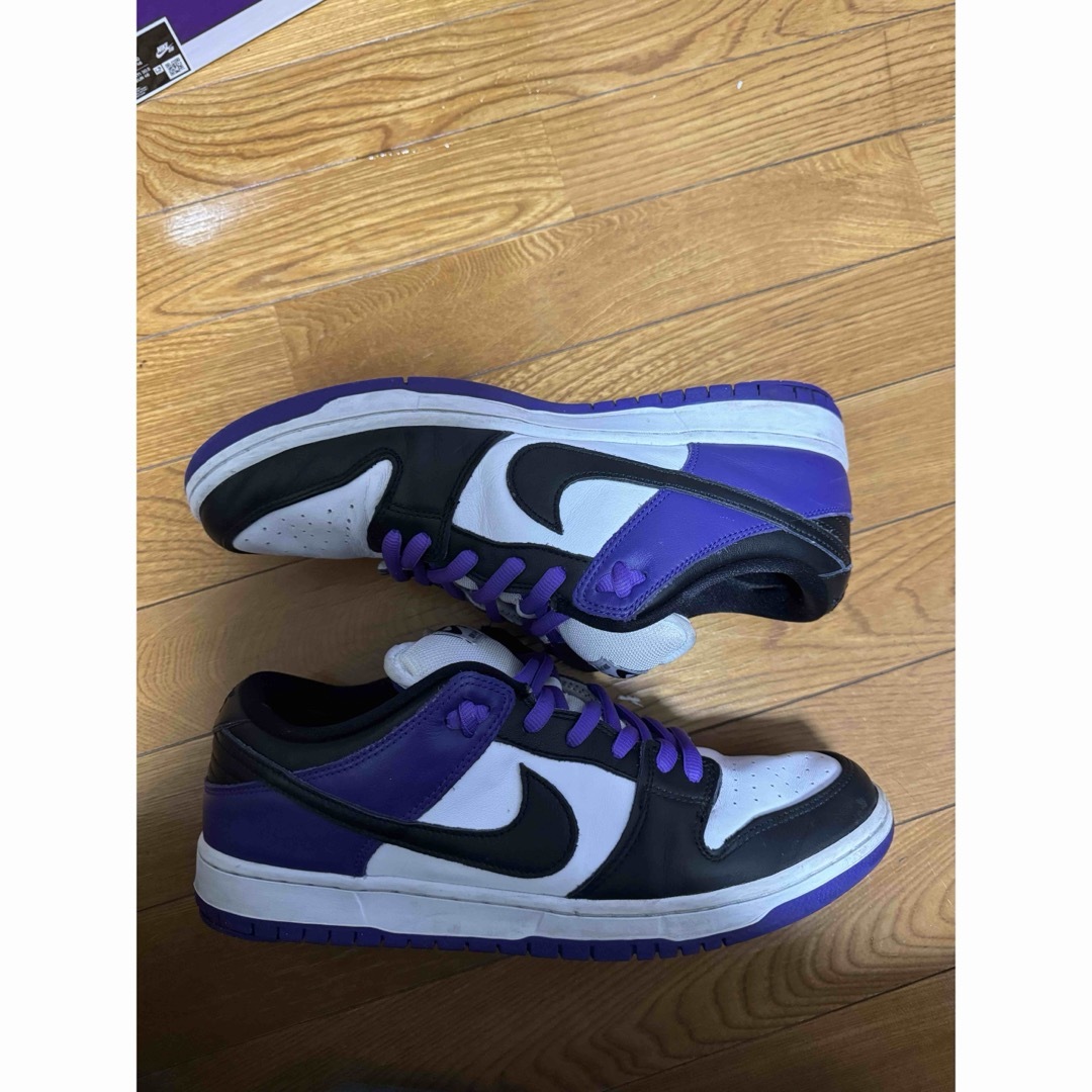 NIKE(ナイキ)のNIKE SB DUNK LOW  COURT PURPLE us12 30cm メンズの靴/シューズ(スニーカー)の商品写真