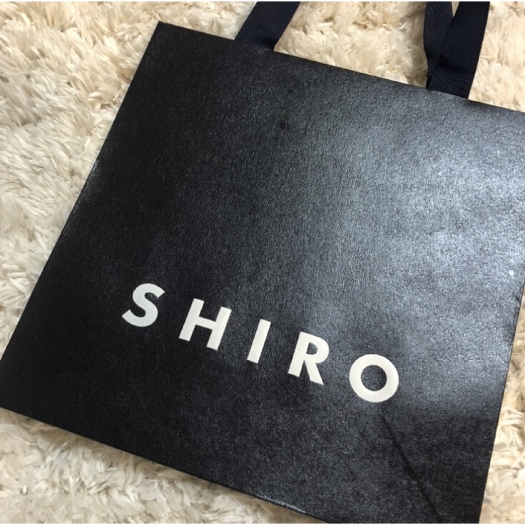 shiro(シロ)の新品未使用　SHIRO シロ ホリデーセット クリスマス コフレ 2023  コスメ/美容のキット/セット(コフレ/メイクアップセット)の商品写真