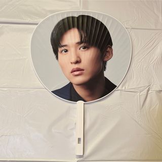 目黒蓮 SnowManLIVETOUR2021Maniaうちわ(アイドルグッズ)