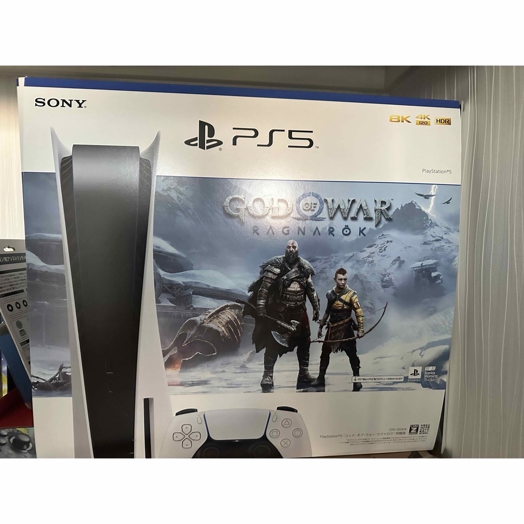 PlayStation(プレイステーション)のPS5　付属品全部完備　GOD OF WAR同梱版ソフト無 ディスクドライブ搭載 エンタメ/ホビーのゲームソフト/ゲーム機本体(家庭用ゲーム機本体)の商品写真