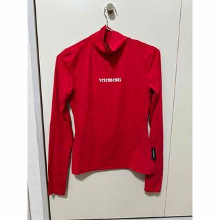 ヴェトモン(VETEMENTS)のVETEMENTS トップス(カットソー(長袖/七分))