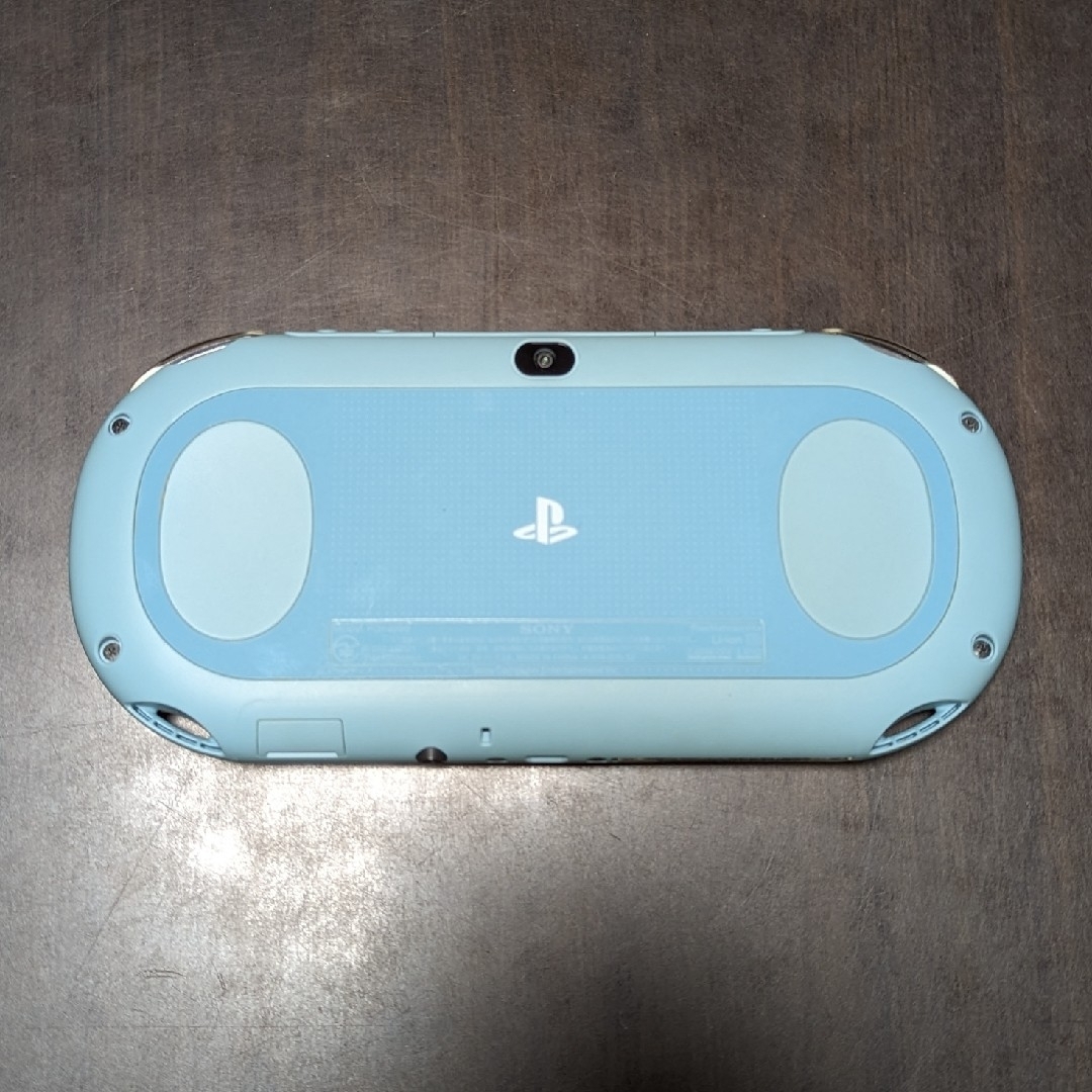 PlayStation Vita(プレイステーションヴィータ)のPS Vita 本体　PCH-2000ZA14 ライトブルー　メモリカード8G付 エンタメ/ホビーのゲームソフト/ゲーム機本体(携帯用ゲーム機本体)の商品写真