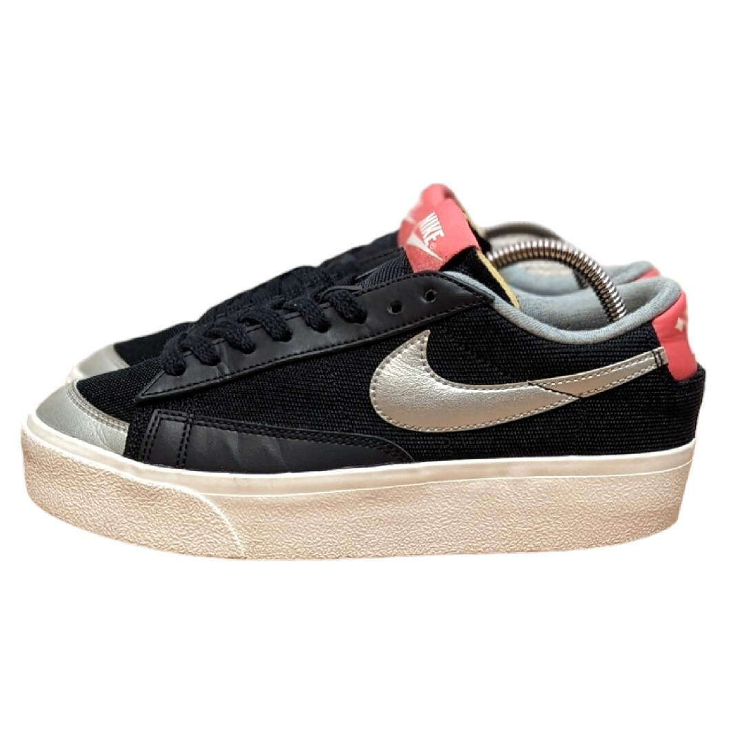 NIKE(ナイキ)のNIKE ナイキ BLAZER LOW 厚底 ブレーザー 23.5cm ブラック レディースの靴/シューズ(スニーカー)の商品写真