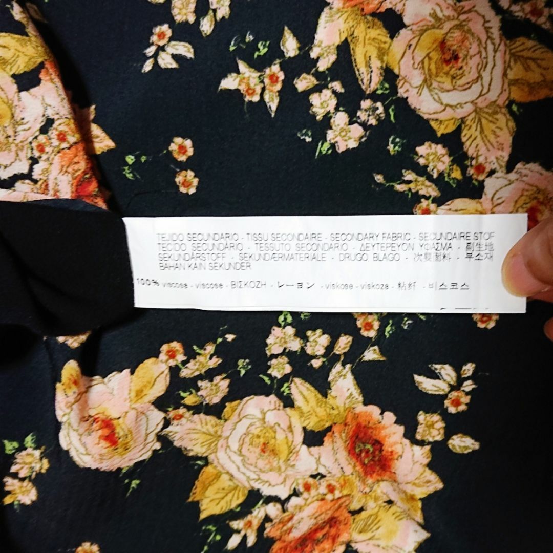 ZARA(ザラ)のS　ZARA basic　 ザラベーシック 花柄　アンシンメトリーワンピース レディースのワンピース(ひざ丈ワンピース)の商品写真