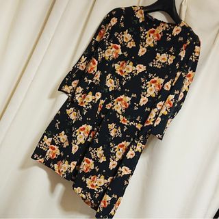 ザラ(ZARA)のS　ZARA basic　 ザラベーシック 花柄　アンシンメトリーワンピース(ひざ丈ワンピース)