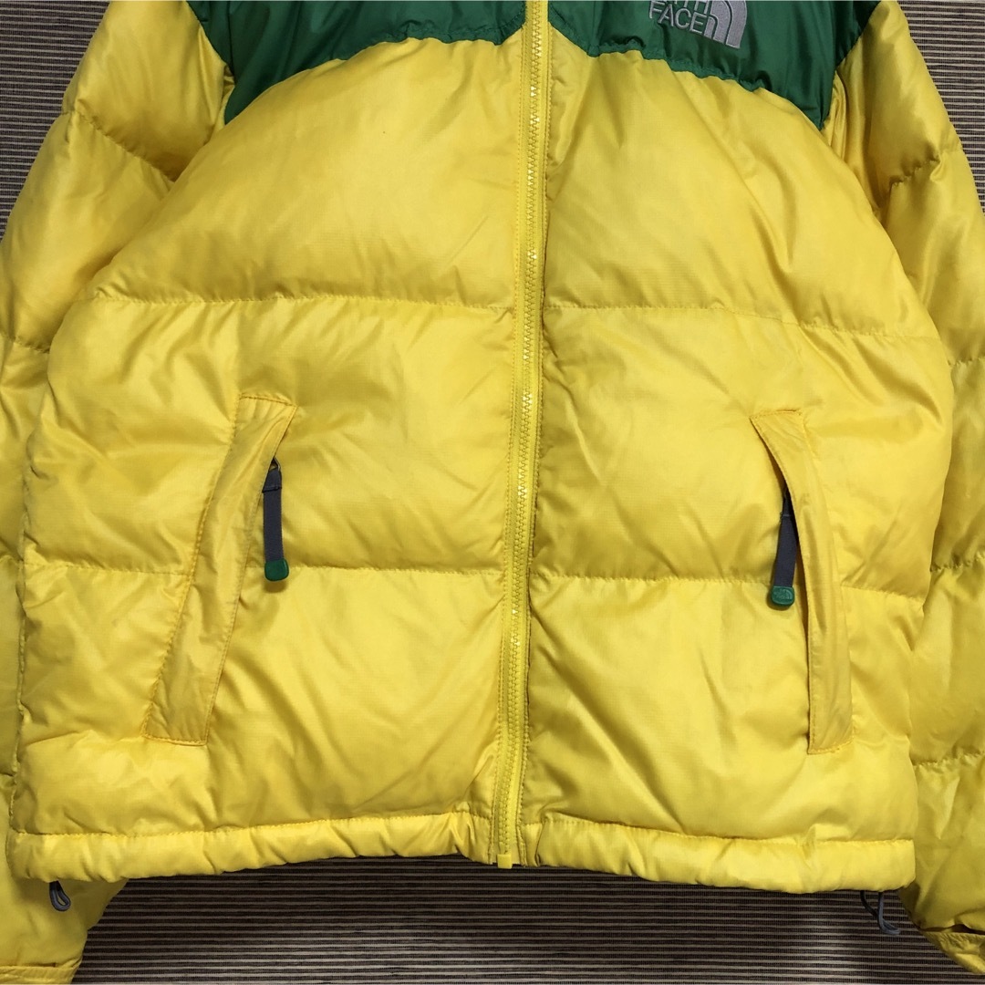 THE NORTH FACE(ザノースフェイス)の【ノースフェイス】ダウンジャケット　ヌプシ　700　黄色緑　ワンポイントK7 メンズのジャケット/アウター(ダウンジャケット)の商品写真