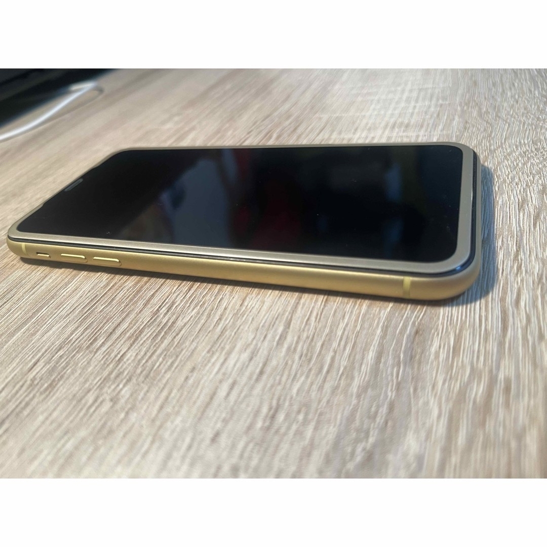 iPhone(アイフォーン)のiPhone XR イエロー　128GB スマホ/家電/カメラのスマートフォン/携帯電話(スマートフォン本体)の商品写真