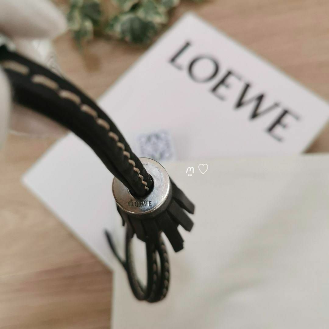 LOEWE(ロエベ)のLOEWE　ロエベ　パーソナライズチャーム　アナグラムダイス　ハート　タッセル レディースのファッション小物(キーホルダー)の商品写真