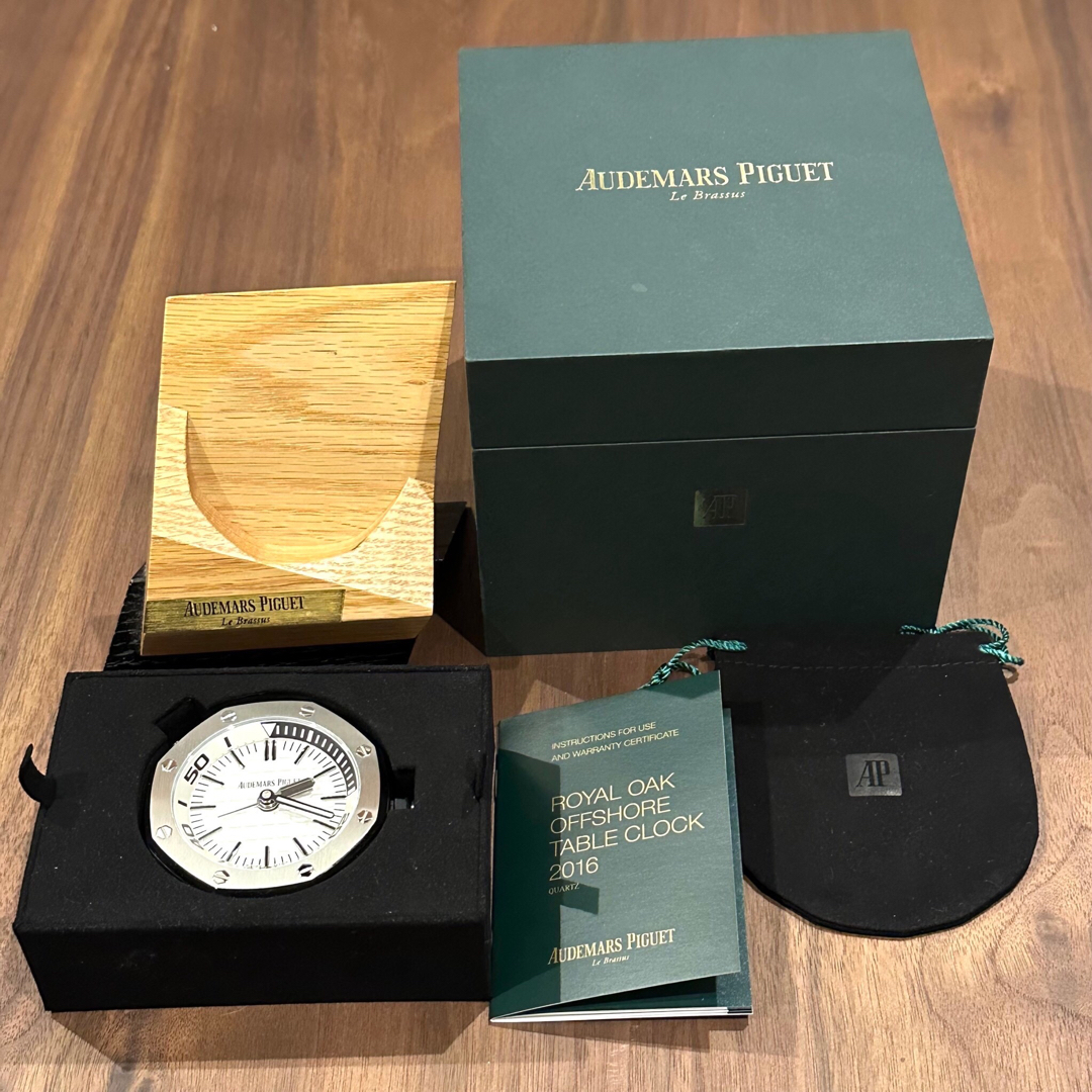 AUDEMARS PIGUET(オーデマピゲ)のオーデマピゲ オフショア 置き時計 ロイヤルオーク メンズの時計(その他)の商品写真