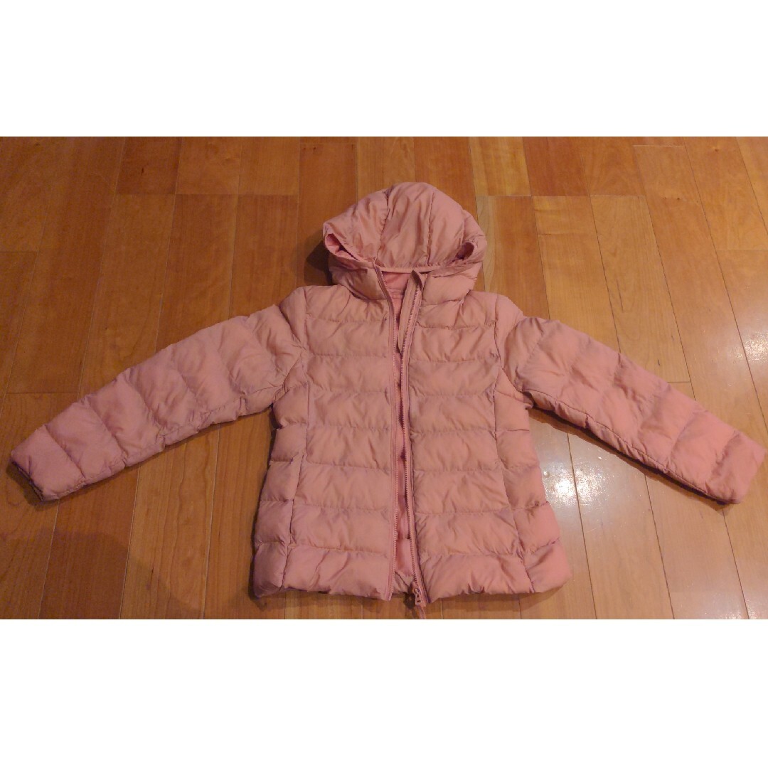 UNIQLO(ユニクロ)のユニクロ　ダウン　ピンク　130サイズ キッズ/ベビー/マタニティのキッズ服女の子用(90cm~)(ジャケット/上着)の商品写真