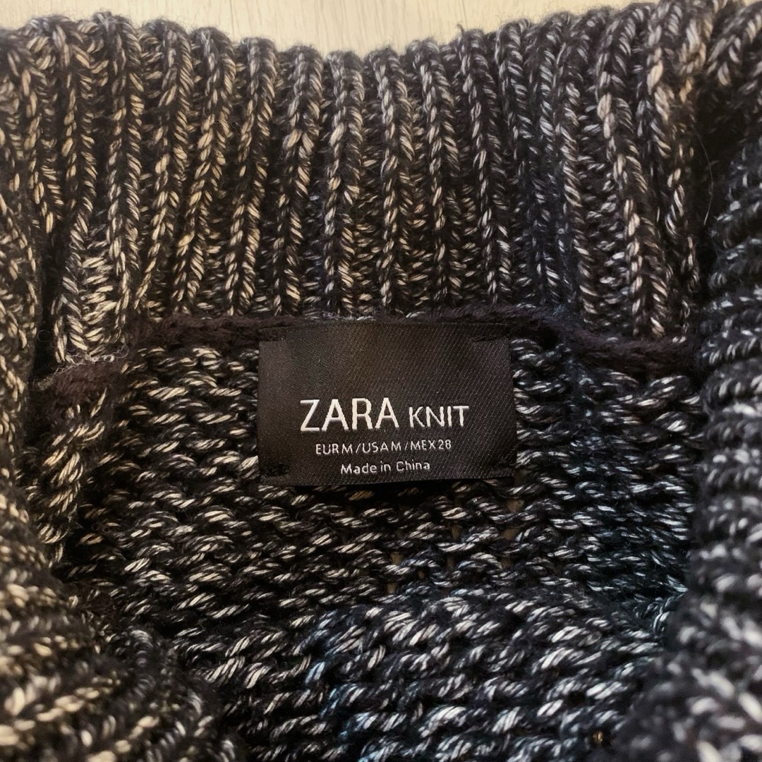 ZARA(ザラ)のZARA　ニット　タートルネック　クロップド　ショート丈　セーター レディースのトップス(ニット/セーター)の商品写真