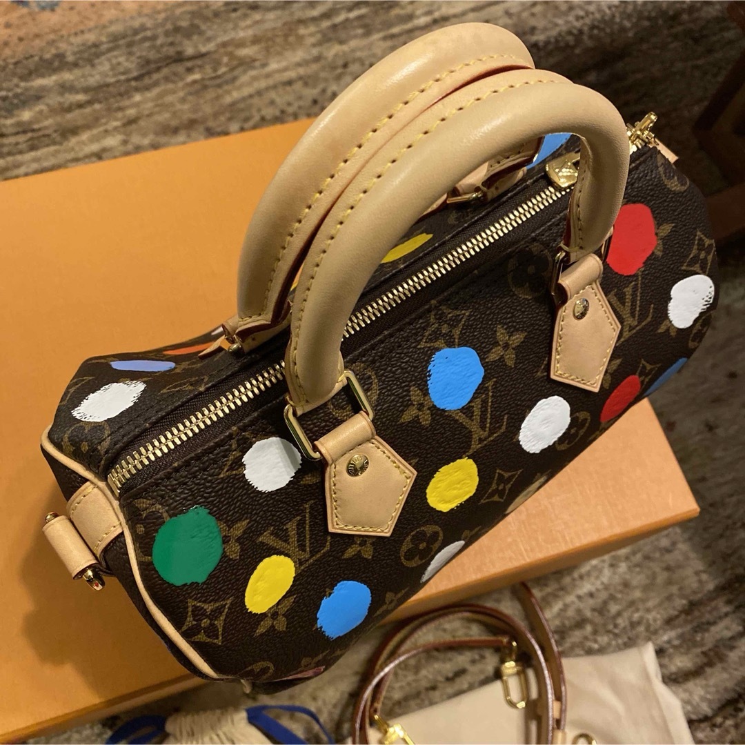 LOUIS VUITTON(ルイヴィトン)のルイヴィトン 草間彌生コラボ バンドリエール25 美品 レディースのバッグ(ショルダーバッグ)の商品写真