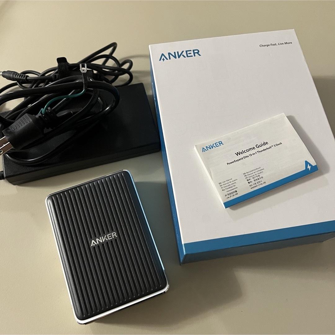 Anker(アンカー)のAnker Power Expand 13 in 1 スマホ/家電/カメラのPC/タブレット(PC周辺機器)の商品写真