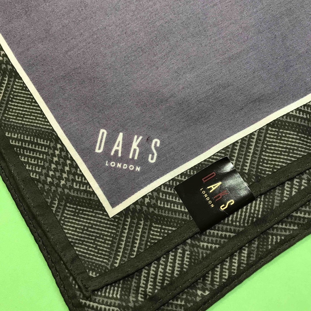 DAKS(ダックス)のDAKS…ハンカチ…新品未使用 メンズのファッション小物(ハンカチ/ポケットチーフ)の商品写真