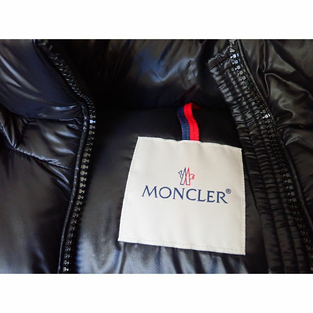 MONCLER(モンクレール)のMONCLER　モンクレール　ダウンジャケット　レディース　黒色ブラック レディースのジャケット/アウター(ダウンジャケット)の商品写真