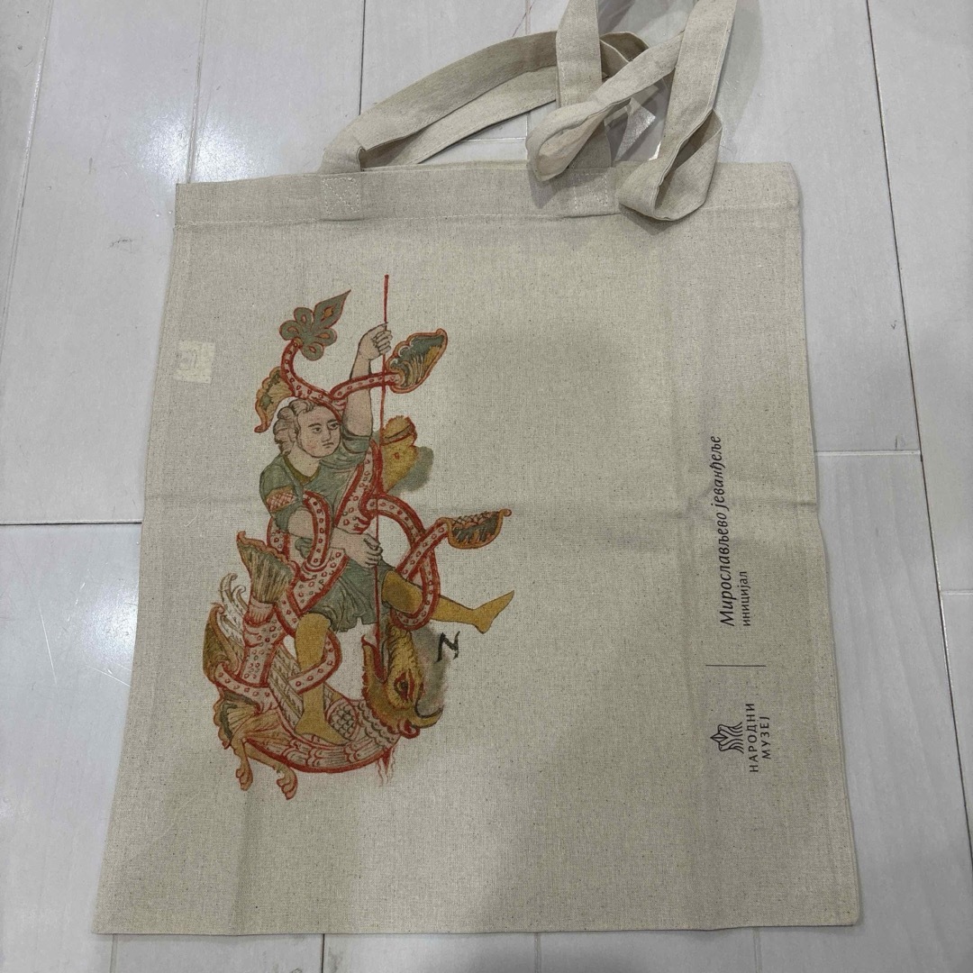 BEAMS(ビームス)の新品未使用セルビアベオグラード国立博物館オリジナルバッグ☆ミロスラフの福音書 レディースのバッグ(トートバッグ)の商品写真