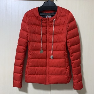 モスキーノ(MOSCHINO)の【新品】 LOVE MOSCHINO ラブモスキーノ　赤のジャケット　サイズ40(ノーカラージャケット)