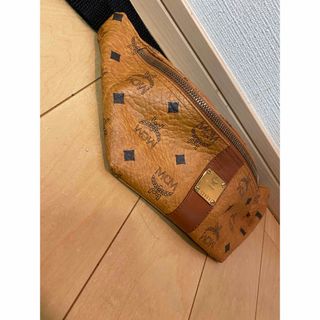 エムシーエム(MCM)の【極美品】MCM エムシーエム  ショルダーバッグ  ロゴ柄(ショルダーバッグ)