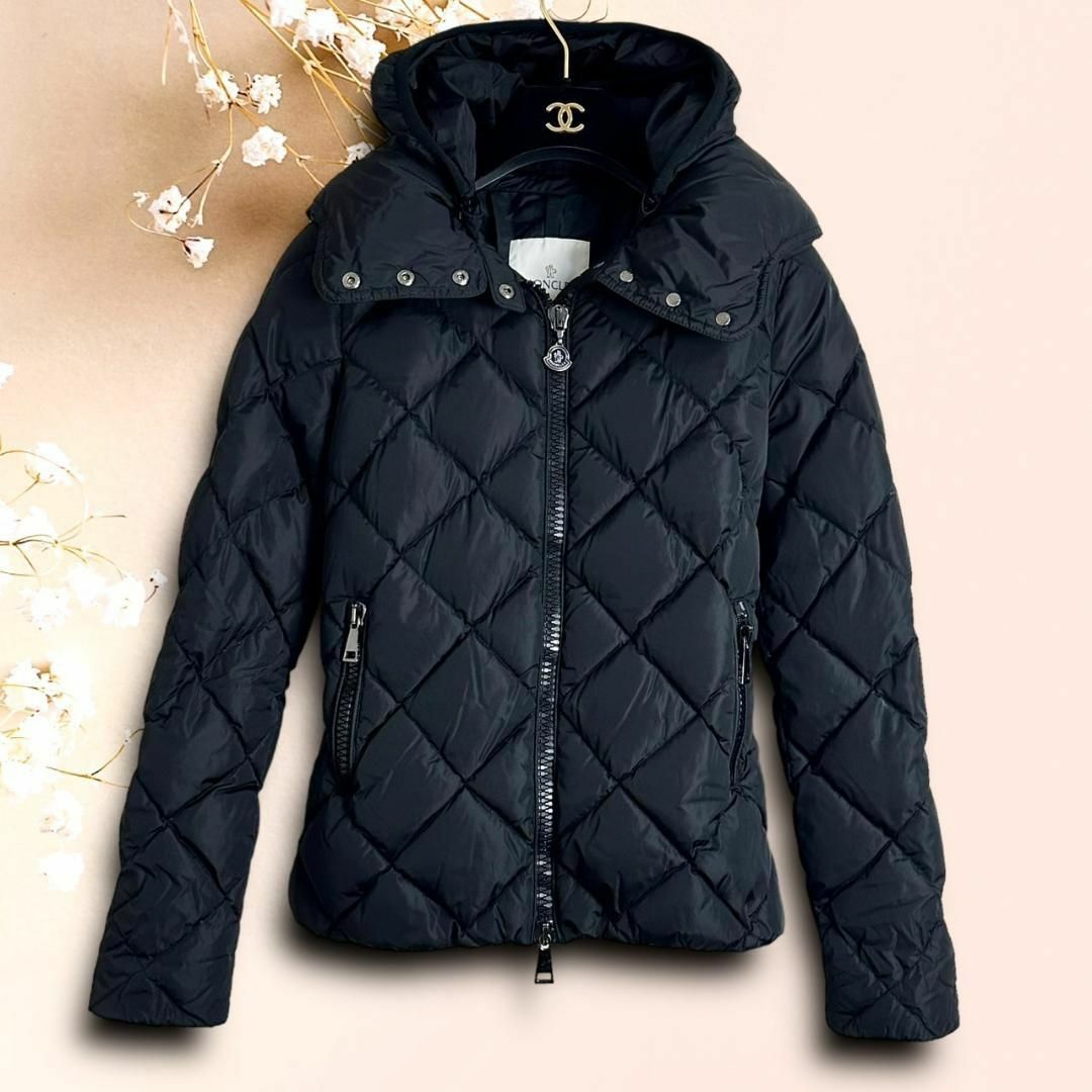 お色黒美品　MONCLER ダウン