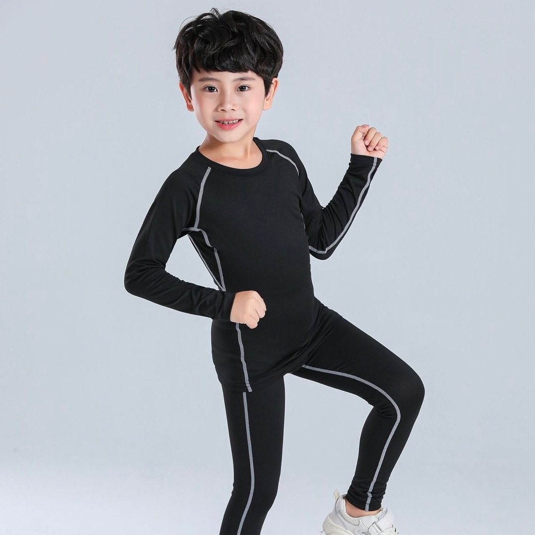 男の子　女の子　コンプレッションウェア　１３０cm キッズ キッズ/ベビー/マタニティのキッズ服男の子用(90cm~)(その他)の商品写真