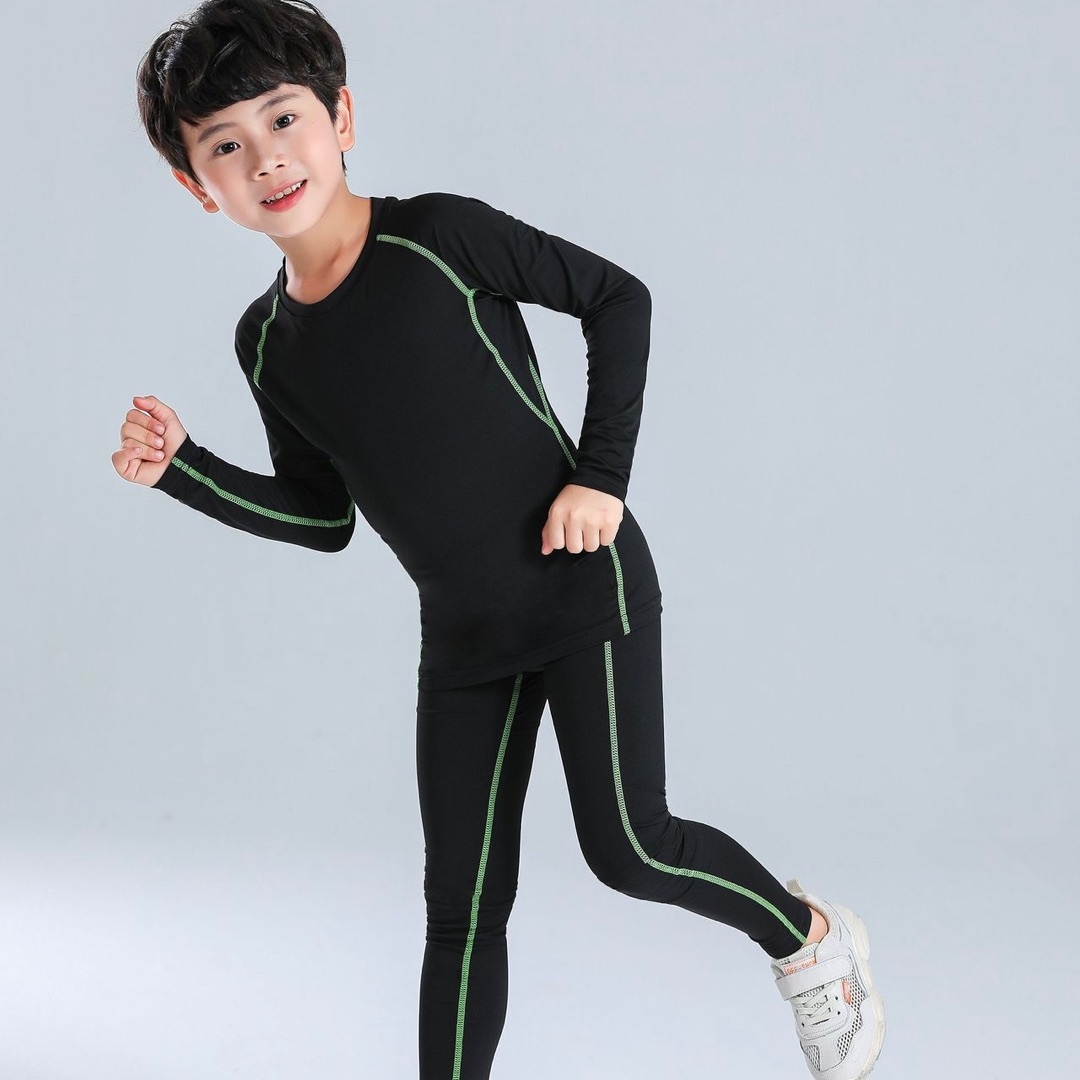 男の子　女の子　コンプレッションウェア　１３０cm キッズ キッズ/ベビー/マタニティのキッズ服男の子用(90cm~)(その他)の商品写真