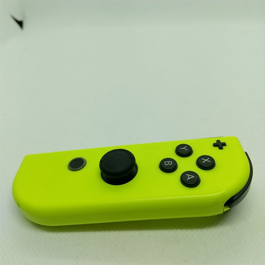 Nintendo Switch(ニンテンドースイッチ)の【大人気】⑨Switch ジョイコン　ネオンイエロー　右のみ(R) 任天堂純正品 エンタメ/ホビーのゲームソフト/ゲーム機本体(家庭用ゲーム機本体)の商品写真