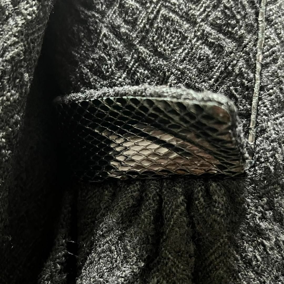 Bottega Veneta(ボッテガヴェネタ)の美品☆パイソン使用☆ボッテガヴェネタ 40/L ロングコート シルク混 レディースのジャケット/アウター(ロングコート)の商品写真