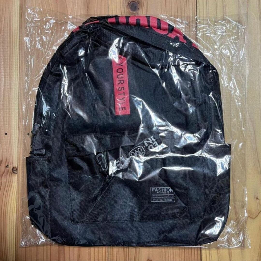 ロゴリュック ブラック ユニセックス シンプル バッグ カジュアル 赤 ロゴ レディースのバッグ(リュック/バックパック)の商品写真