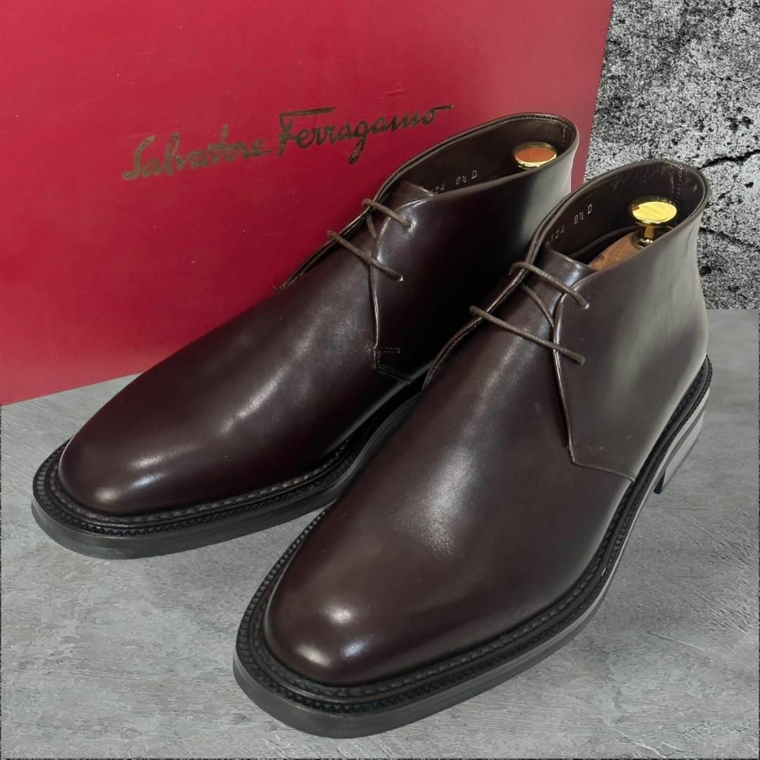 Salvatore Ferragamo(サルヴァトーレフェラガモ)の☆未使用級☆サルヴァトーレフェラガモ チャッカブーツ 8.5/26.5cm 本革 メンズの靴/シューズ(ブーツ)の商品写真