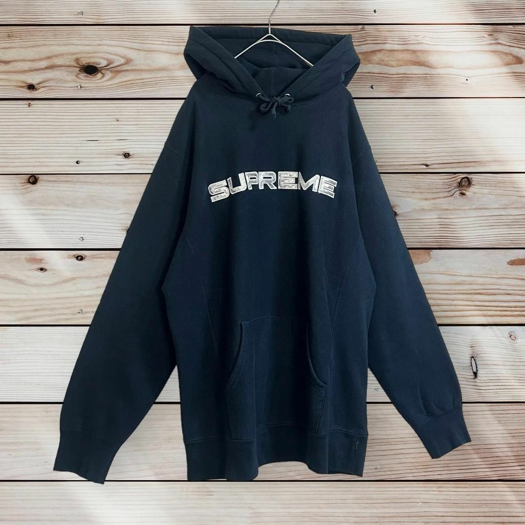 Supreme(シュプリーム)の【レアモデル】 シュプリーム センターロゴ スパンコール パーカー ネイビー L メンズのトップス(パーカー)の商品写真