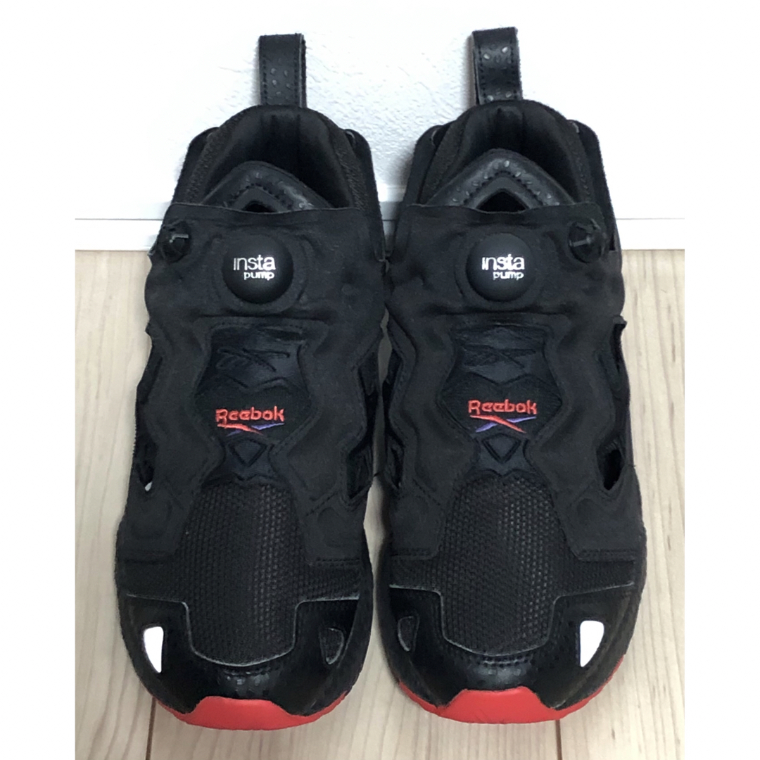 Reebok(リーボック)の25cm 良品 REEBOK INSTA PUMP FURY 95 黒 紫 og メンズの靴/シューズ(スニーカー)の商品写真