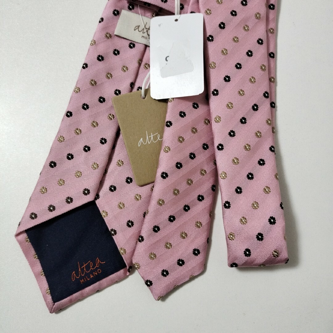 ALTEA(アルテア)のアルテア 花柄タイ ネクタイ シルク×コットン ピンク系 Italy製 未使用 メンズのファッション小物(ネクタイ)の商品写真