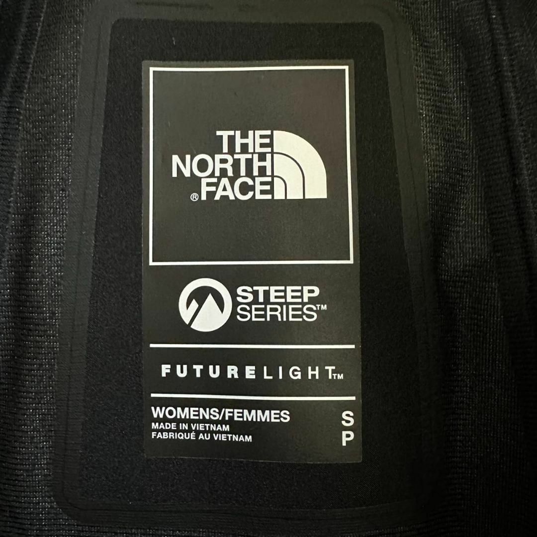 THE NORTH FACE(ザノースフェイス)の☆人気デザイン☆ノースフェイス S フーチャーライト マウンテンパーカー レディースのジャケット/アウター(ブルゾン)の商品写真