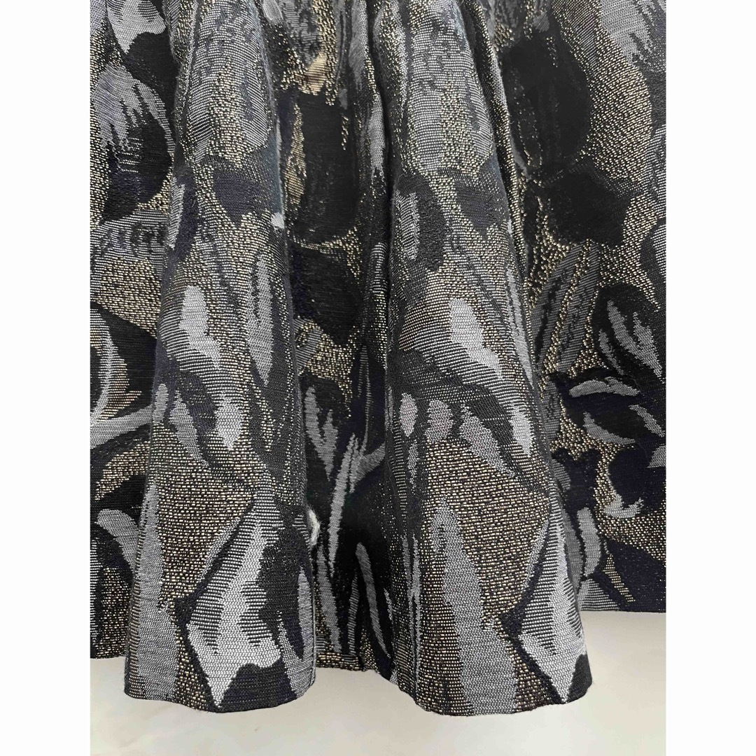 GRACE CONTINENTAL(グレースコンチネンタル)の未使用♦GRACE CONTINENTAL リリージャガードスカート レディースのスカート(ひざ丈スカート)の商品写真