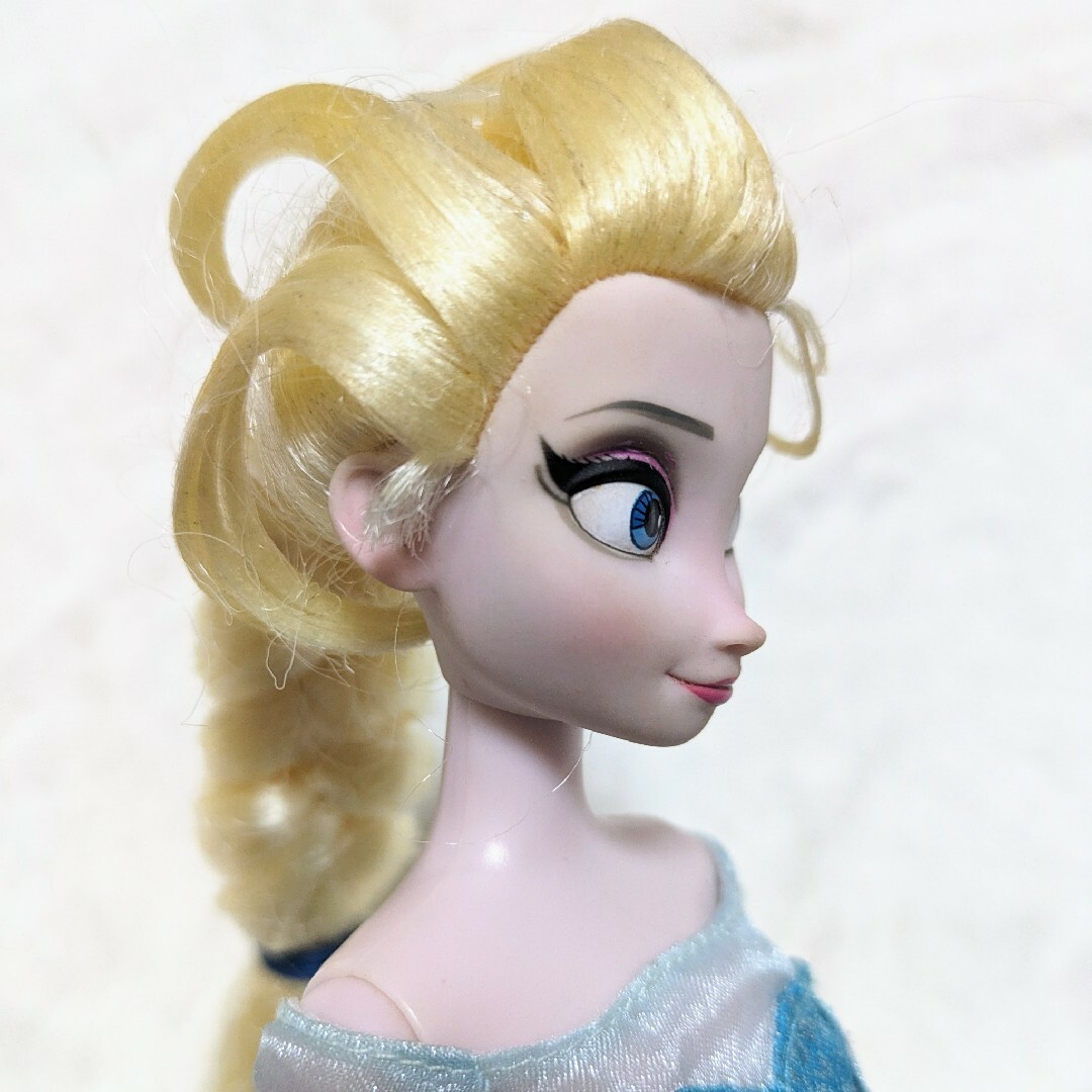 アナと雪の女王(アナトユキノジョオウ)のディズニーストア　アナ雪　人形　クラシックドール　美品　レア　エルサ　アナ キッズ/ベビー/マタニティのおもちゃ(ぬいぐるみ/人形)の商品写真