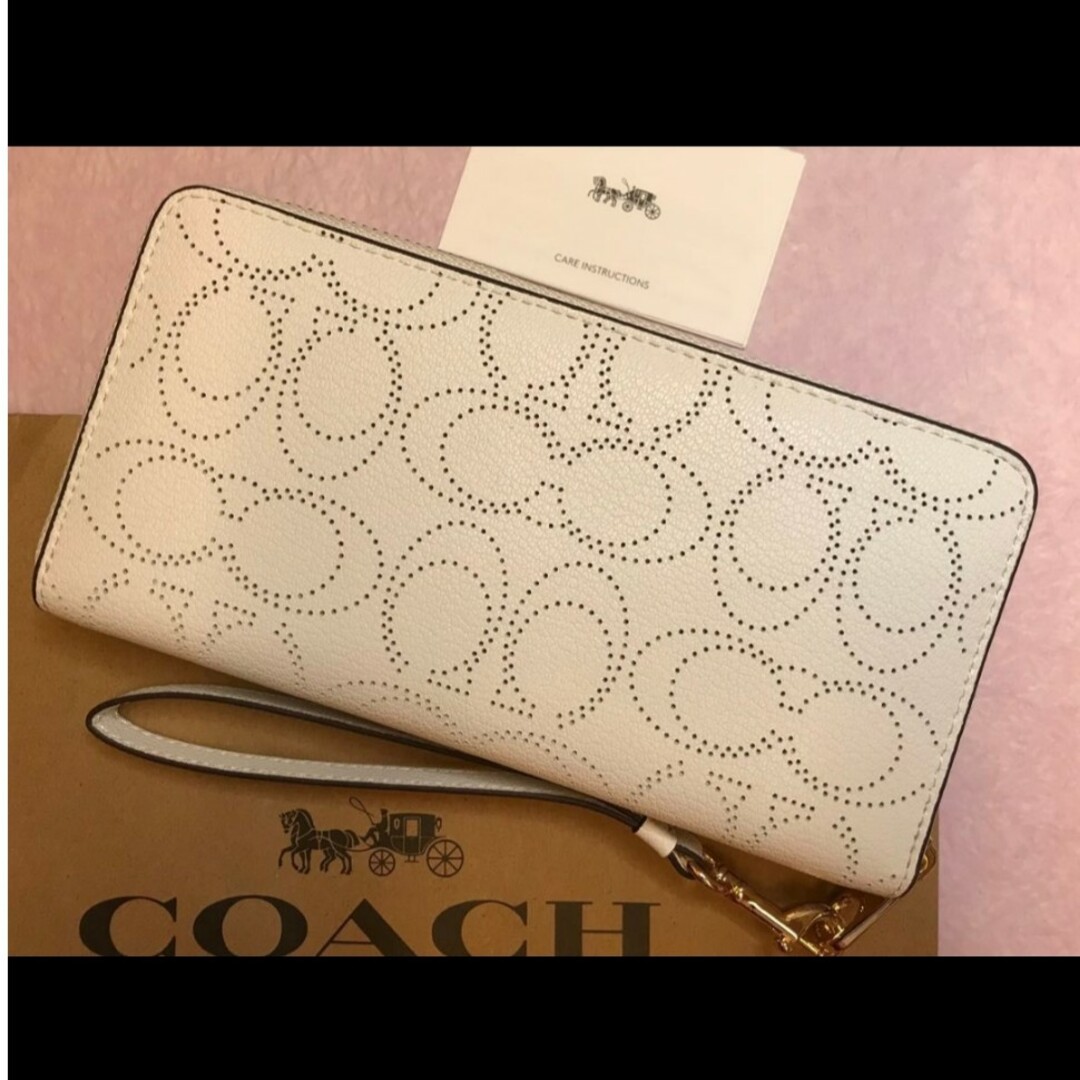 新品　COACH　長財布　ラウンドファスナー　ホワイト　シグネチャー　小銭入れ有