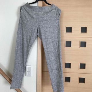 ユニクロ(UNIQLO)の美品　ユニクロ　XL レギンス　スパッツ　グレー(レギンス/スパッツ)