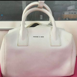 チャールズアンドキース(Charles and Keith)のチャールズ&キース　ショルダーバック美品CHARLES & KEITHバック(ショルダーバッグ)